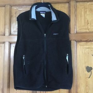Patagonia men's black Synchilla vest
